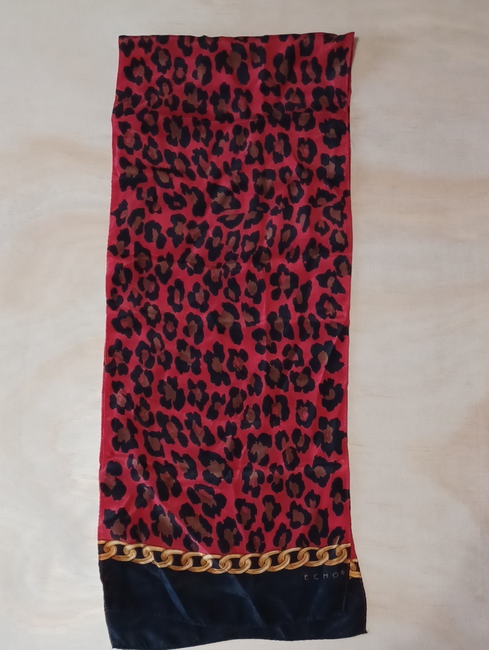 Echo Vintage Silk Oblong Scarf 50×10 Red Black Leapord Animal Print Gold Chain - Picture 4 of 11